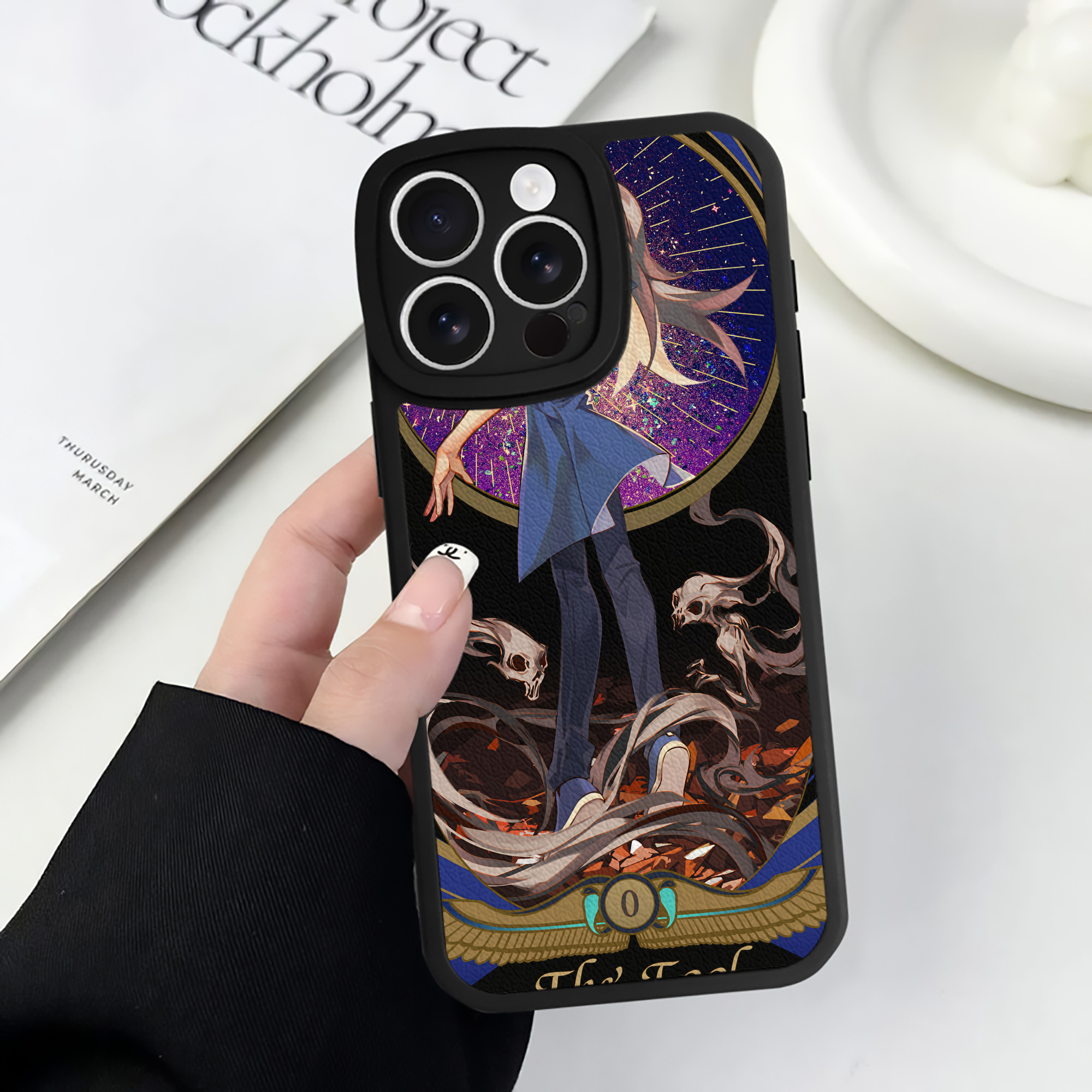 （画像用） 遊☆戯☆王 Yu-Gi-Oh! 【iPhone 16シリーズ対応】シリコンスマホケース（レザー調） 材質：シリコン